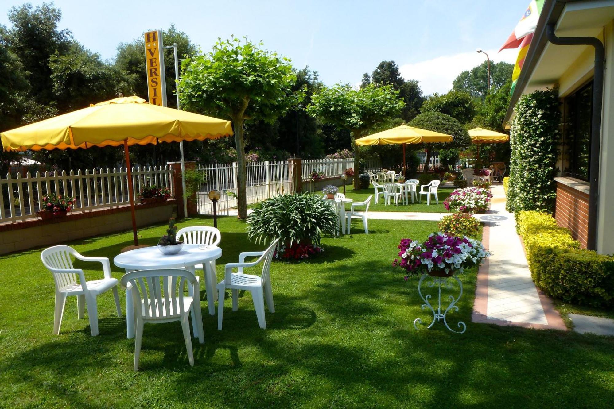 Alojamento de Acomodação e Pequeno-almoço Versilia 2*