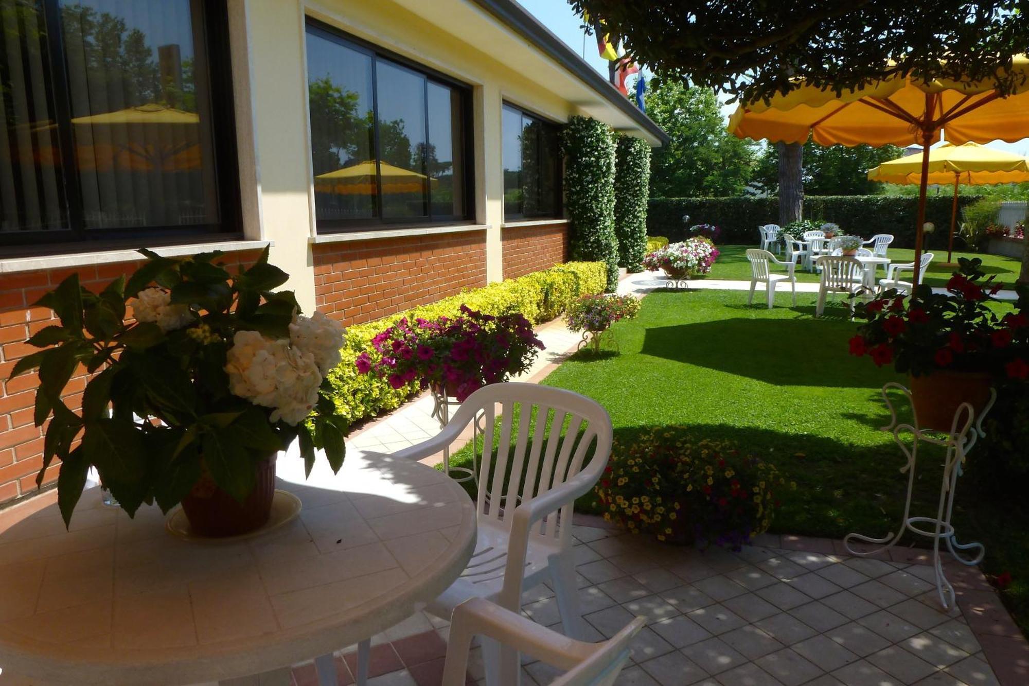 Bed & Breakfast Versilia 2*